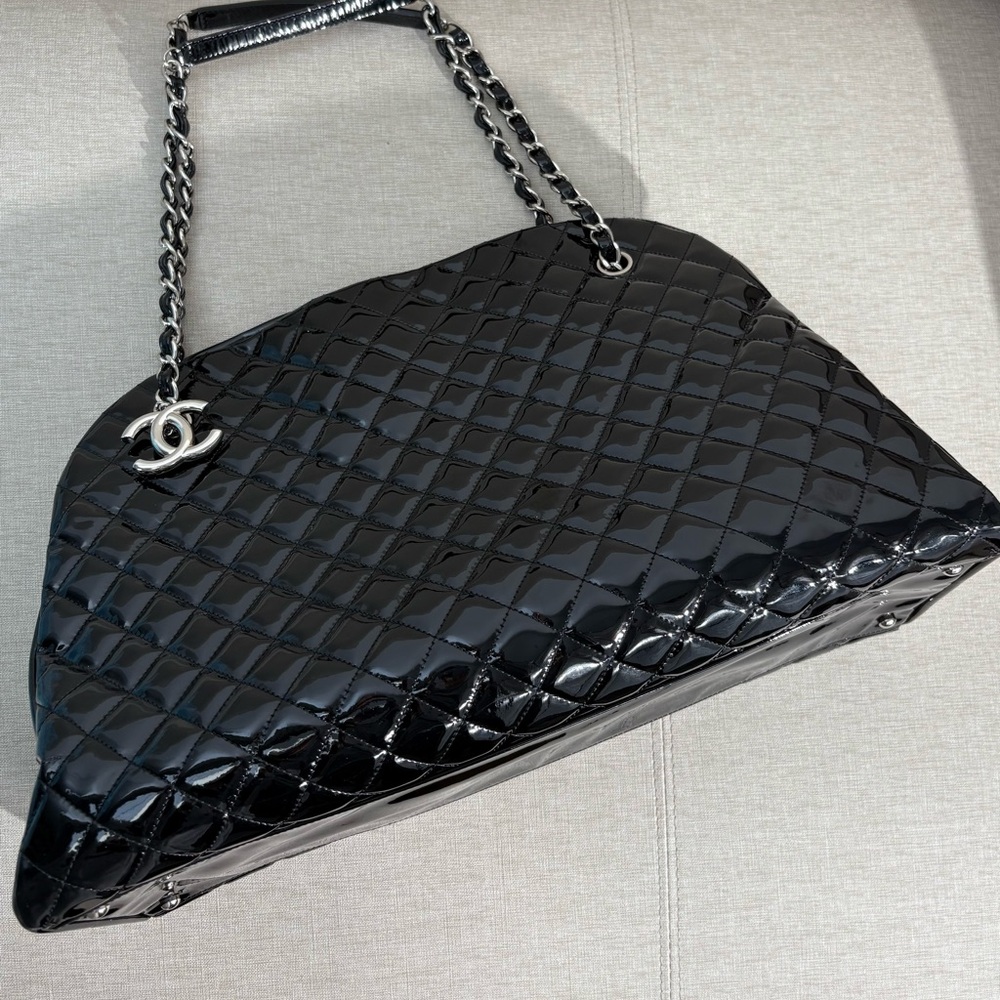 CHANEL Black Patent Leather Shoulder Tote SHW XL - Picture 7 of 16